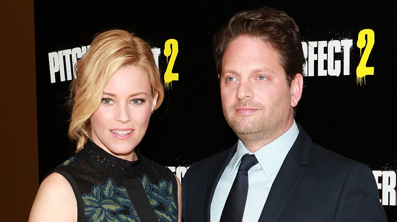 Elizabeth Banks e Max Handelman posano insieme