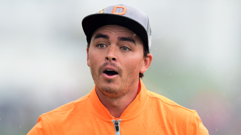 Rickie Fowler con la bocca aperta