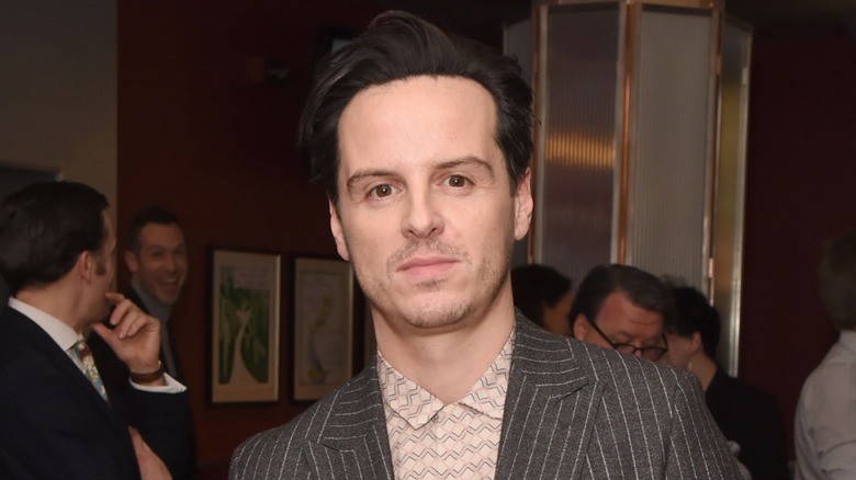 Andrew Scott in posa