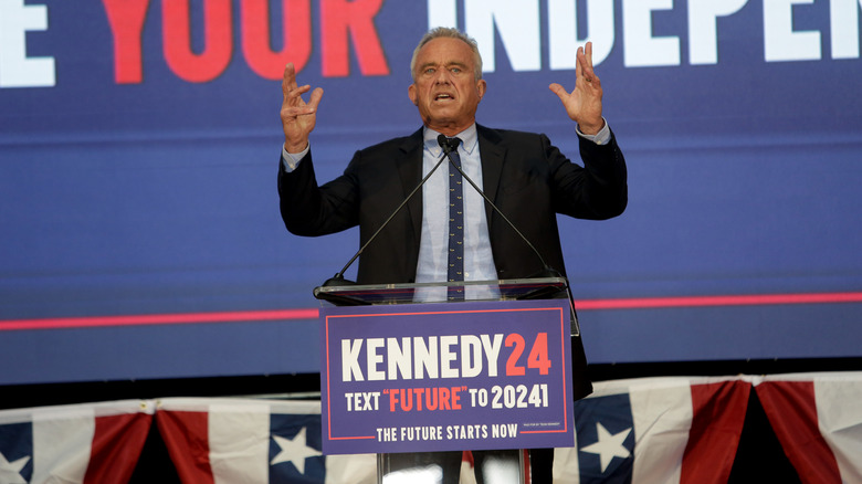 Robert F. Kennedy Jr. sul podio