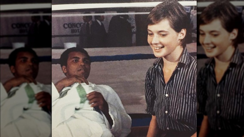 Isabella Rossellini sorride accanto a Muhammad Ali