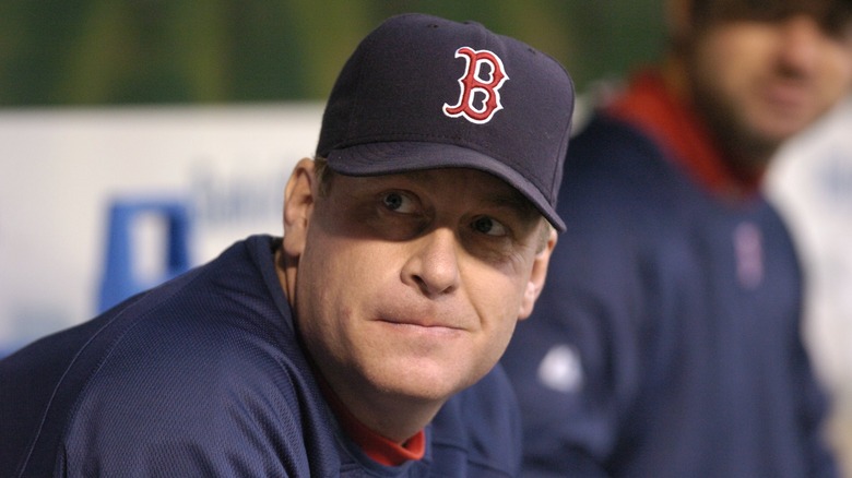 Curt Schilling guarda una partita