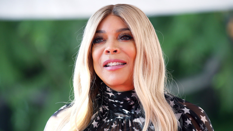 Wendy Williams sorride