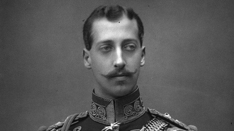 Il principe Alberto Vittorio, duca di Clarence in posa
