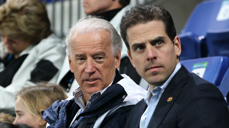 Joe, Hunter Biden assiste alla partita di hockey