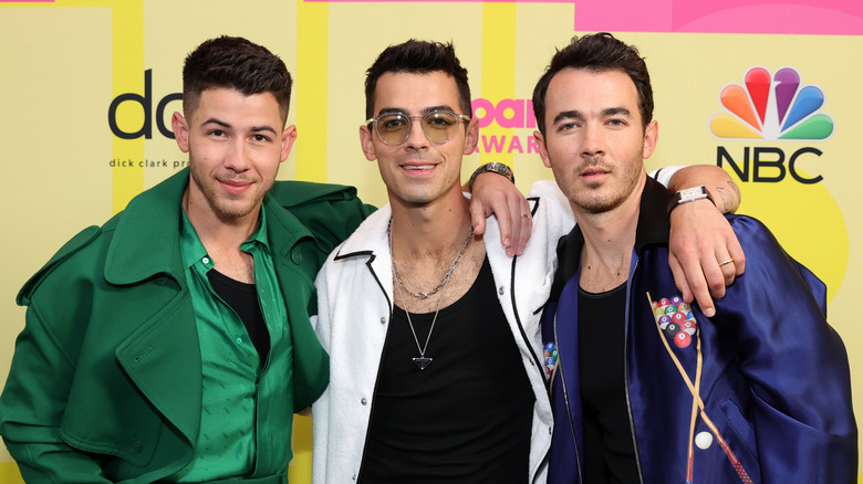 I Jonas Brothers posano insieme