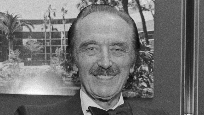 Fred Trump sorride