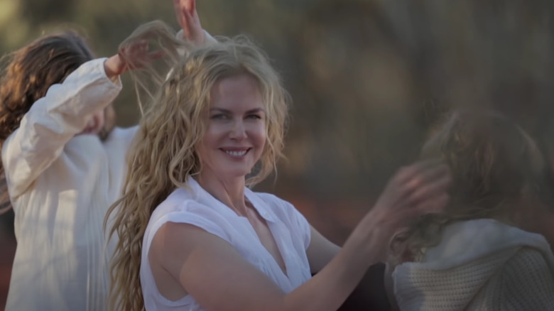 Nicole Kidman e le figlie giocano con i capelli