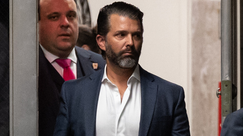 Donald Trump Jr. cammina