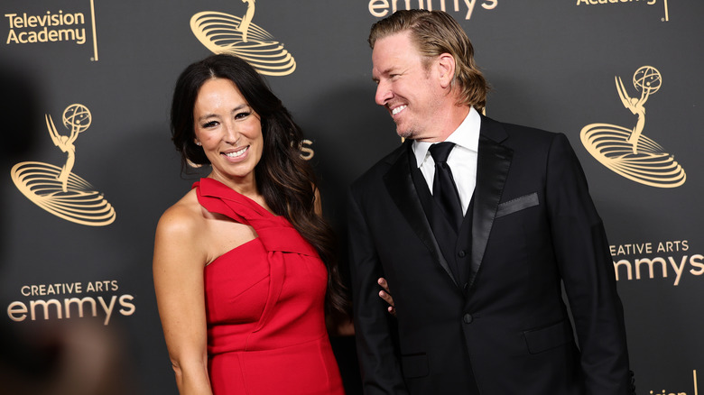 Chip e Joanna Gaines Emmy rosso 