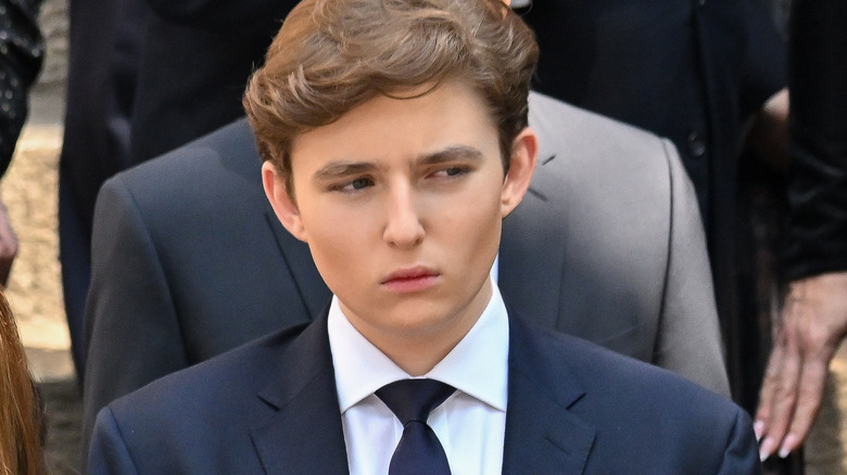 Barron Trump guarda