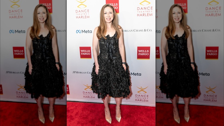 Chelsea Clinton scarpe nere dorate