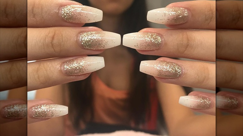 Unghie Fombré con glitter