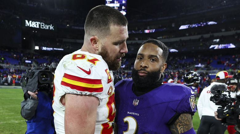 Travis Kelce e Odell Beckham Jr. in campo