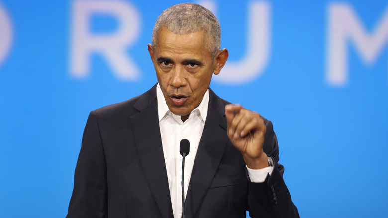 Barack Obama parla al microfono