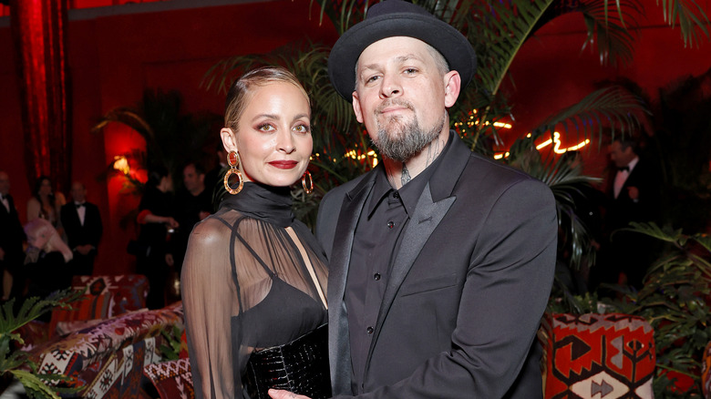 Nicole Richie e Joel Madden in posa