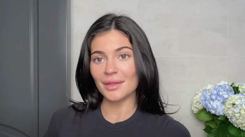 Kylie Jenner senza trucco nel video