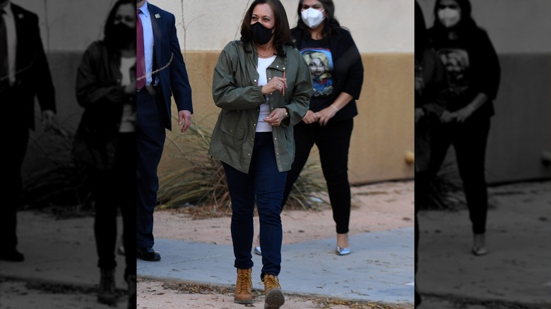 Maschera di Kamala Harris Stivali Timberland