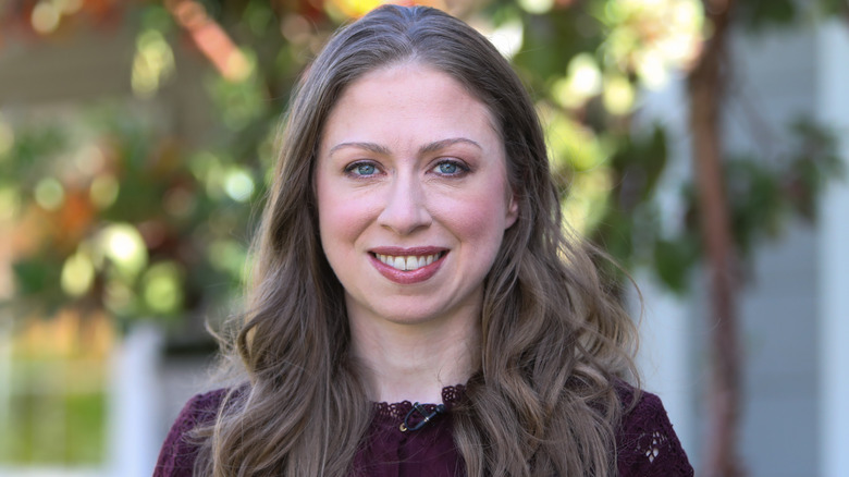 Chelsea Clinton sorridente