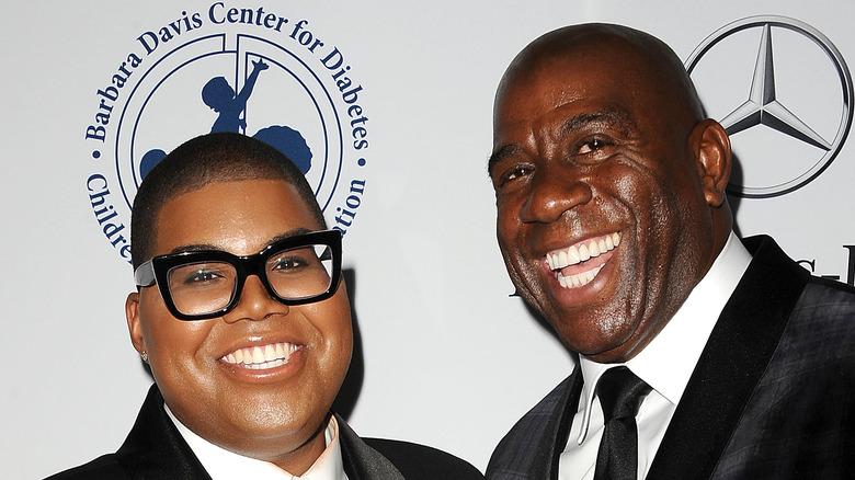 EJ e Magic Johnson sorridono