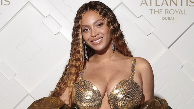 Beyonce, sorridente