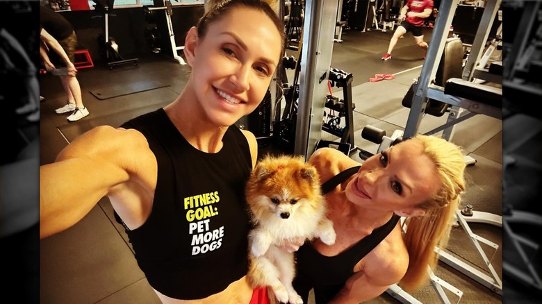 Lara Trump e un'amica in palestra selfie