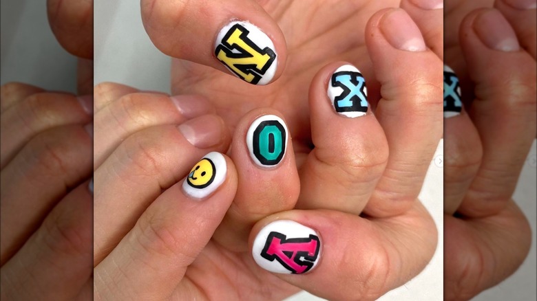 Nail art universitaria