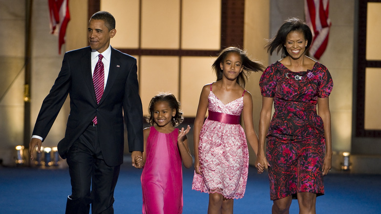 La famiglia Obama cammina insieme