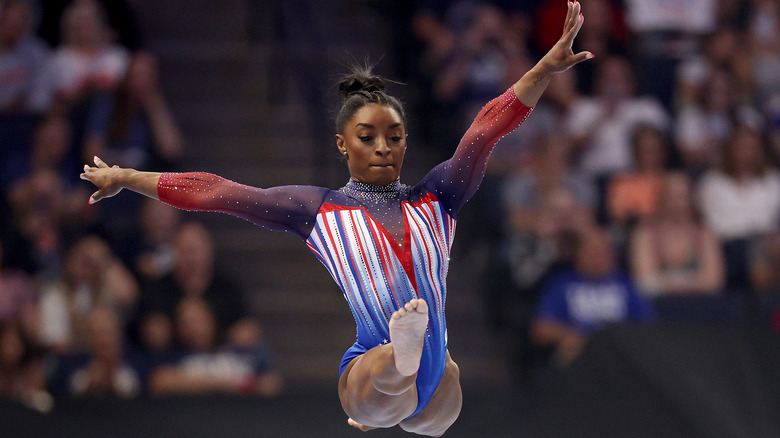 Simone Biles body rosso bianco e blu