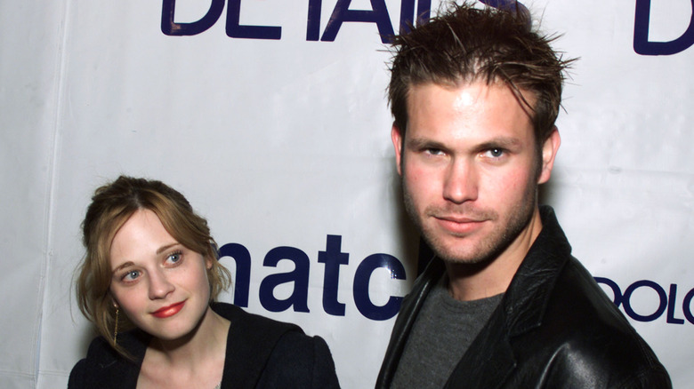 Zooey Deschanel, Matthew Davis sorride