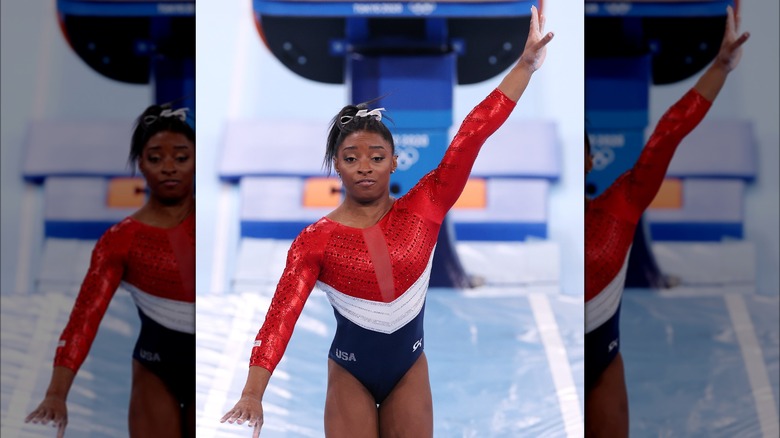 Simone Biles inciampa a Tokyo