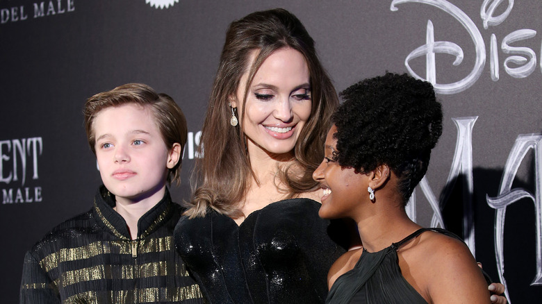 Shiloh Jolie-Pitt con la famiglia alla première