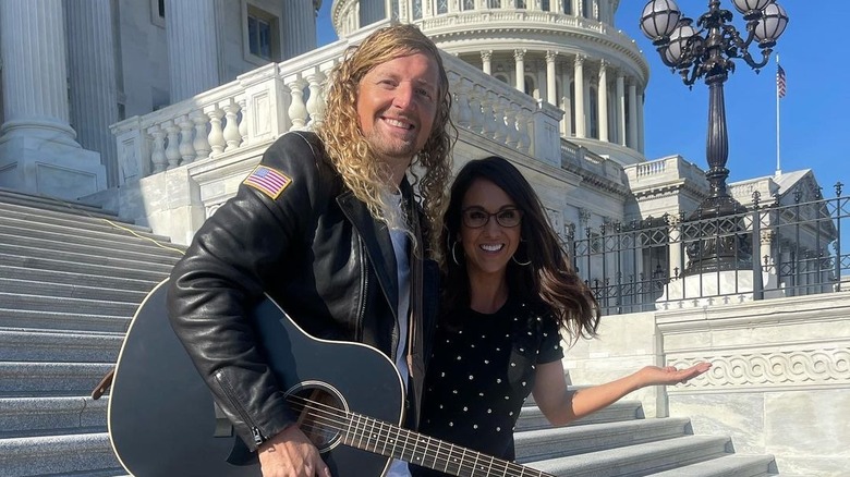 Lauren Boebert posa con Sean Feucht