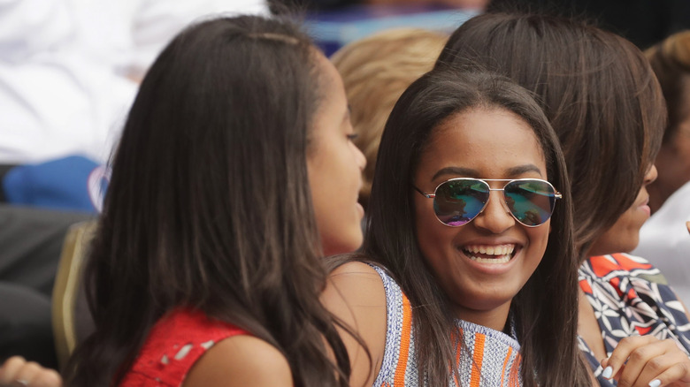 Sasha Obama ride con Malia