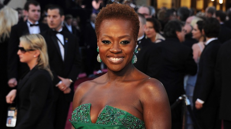 Viola Davis con i capelli corti