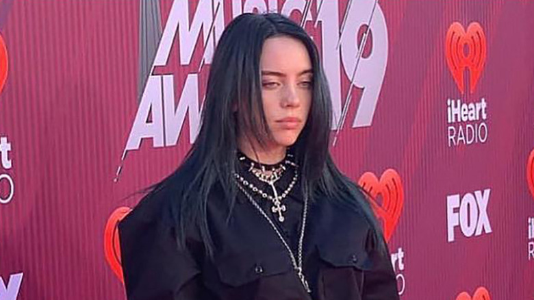 Billie Eilish capelli neri iHeartRadio Awards