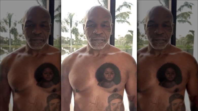 Il tatuaggio Exodus sul petto di Mike Tyson