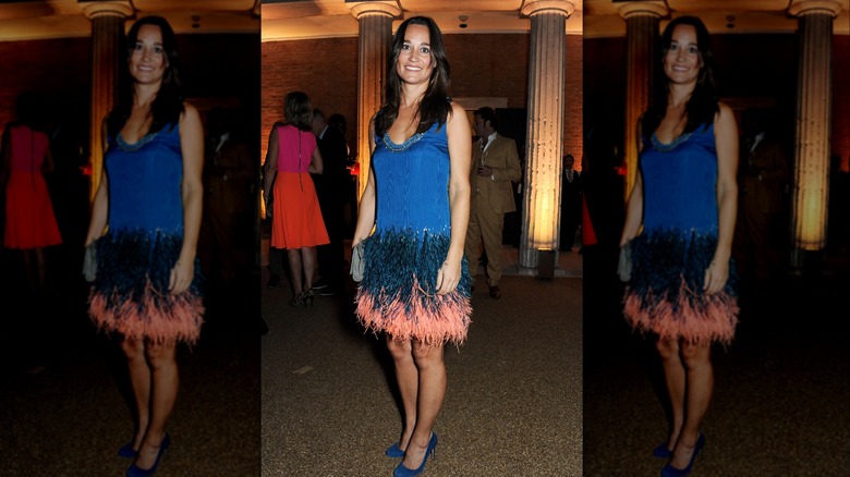 Pippa Middleton in abito di piume