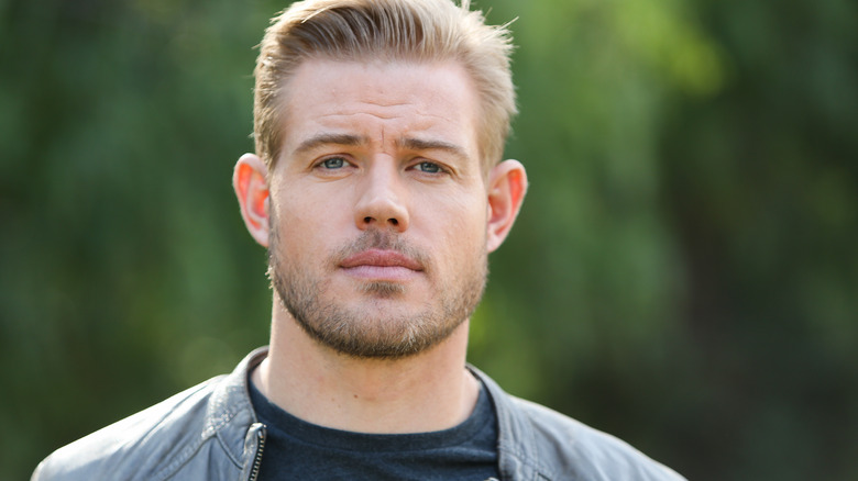 Trevor Donovan capelli biondi