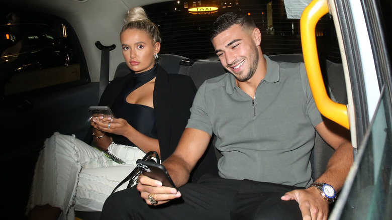 Moly-Mae Hague, Tommy Fury seduti in macchina