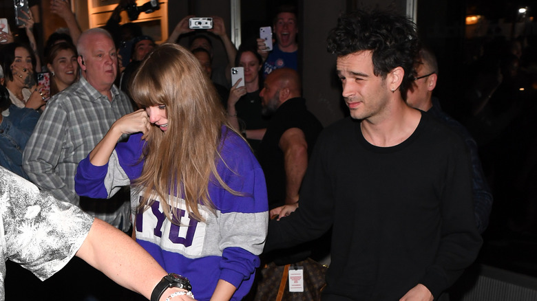 Taylor Swift e Matty Healy lasciano il club