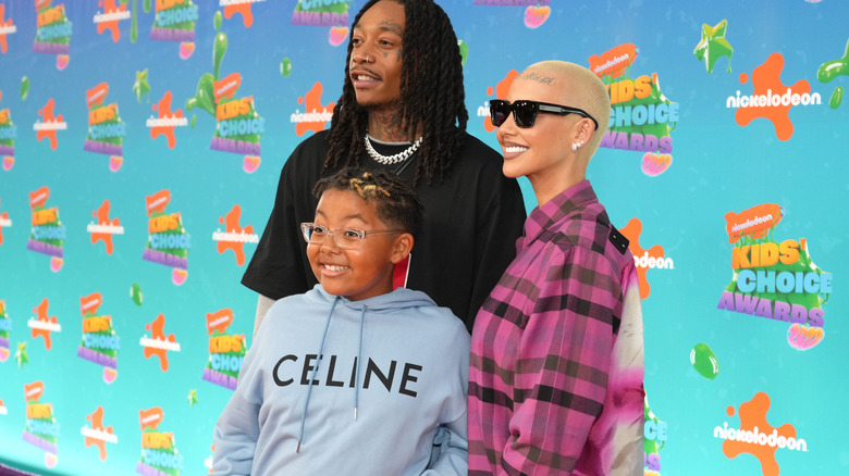 Amber Rose, Wiz Khalifa e Sebastian posano