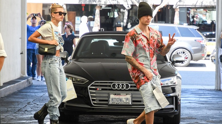 Justin e Hailey Bieber in strada