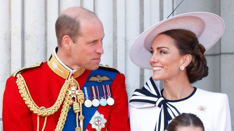 Il principe William e Kate Middleton sorridono