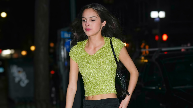 Top verde peloso di Olivia Rodrigo