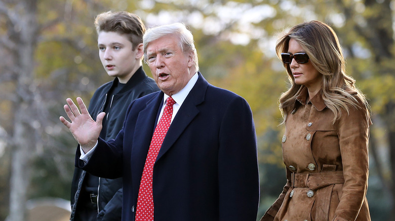 Barron, Donald e Melania Trump nel 2019