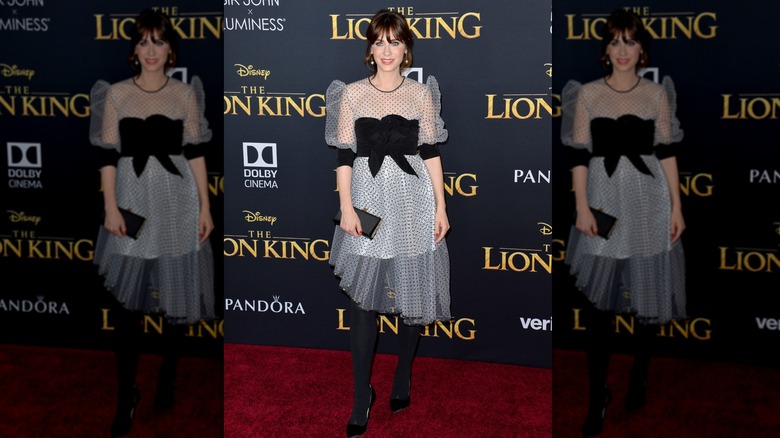 Zooey Deschanel alla première del Re Leone