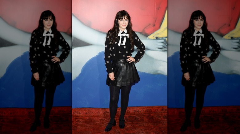 Zooey Deschanel indossa bianco e nero