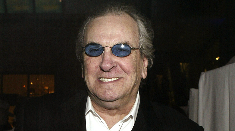 Danny Aiello sorride