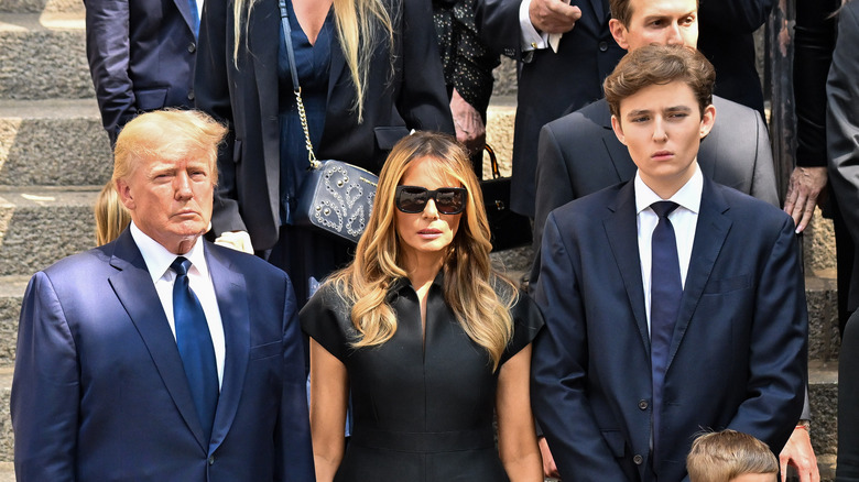 Donald Trump, Melania Trump e Barron Trump al funerale